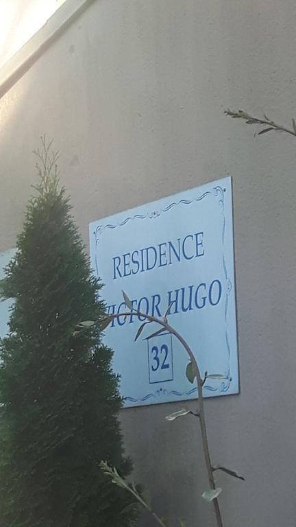 Residence V-Hugo Montfermeil Buitenkant foto